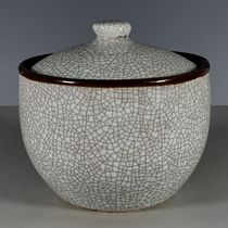 Collection of antique porcelain and old goods. Collection of Ge kiln split lid jars and complete ornaments.