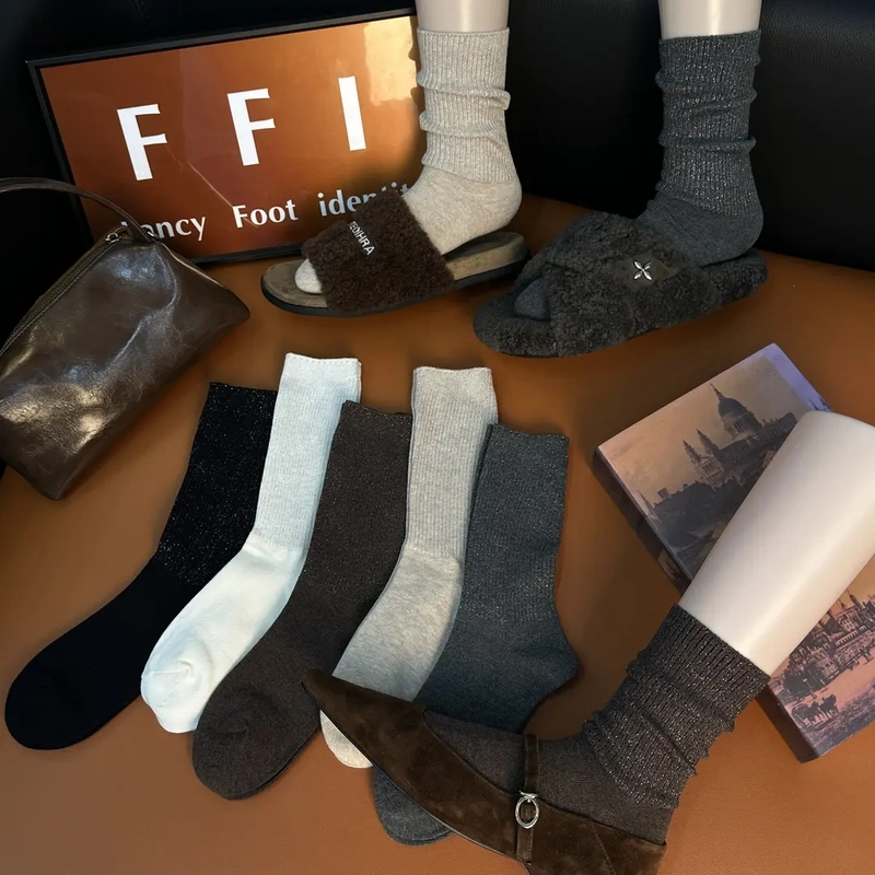 Autumn and Winter Stacked Cotton Socks with Subtle Shimmer, Solid Color, Light Luxury, Elegant, Suitable for Pairing with Shark Pants and Loafers Autumn and Winter Stacked Cotton Socks with Subtle Shimmer, Solid Color, Light Luxury, Elegant, Suitable for Pairing with Shark Pants and Loafers