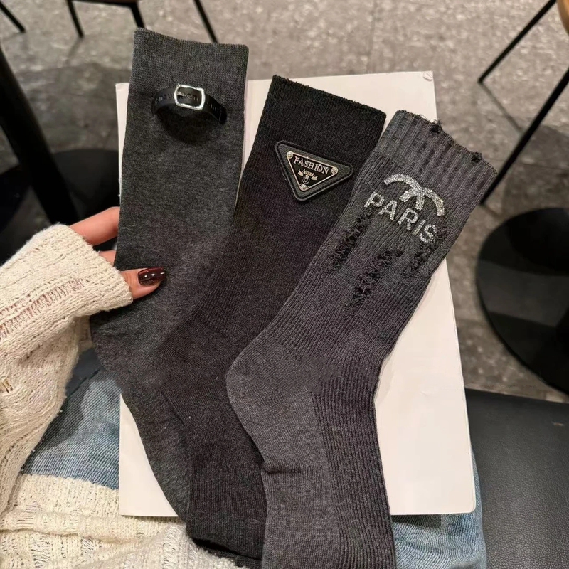 Korean-Style Gray Gray-Toned High-End Fashion Accessories Socks, Stylish and Luxurious, Versatile Mid-Calf Socks
