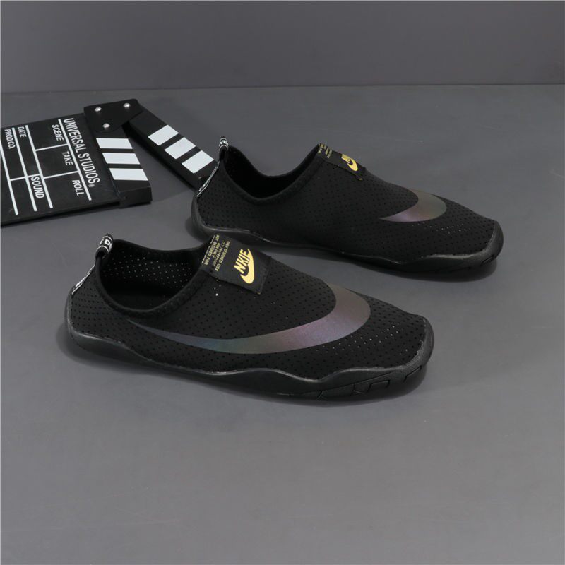 Comfortable and cool in summer 2021 spring and autumn new lazy slip-on men's shoes breathable casual beach sandals