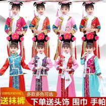 There is a girl showing the children in the costume of the old kindergarten performing Qing Dynasty clothing girl also Everest