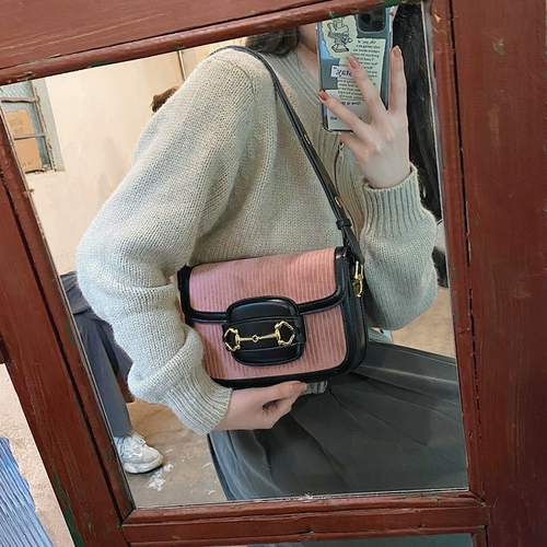 Chviles Keirh Женская сумка с седло с седло с седлом высокая точка для чувствительной сумки весна и осень 2024 г. New Tide Underms Bag Girl