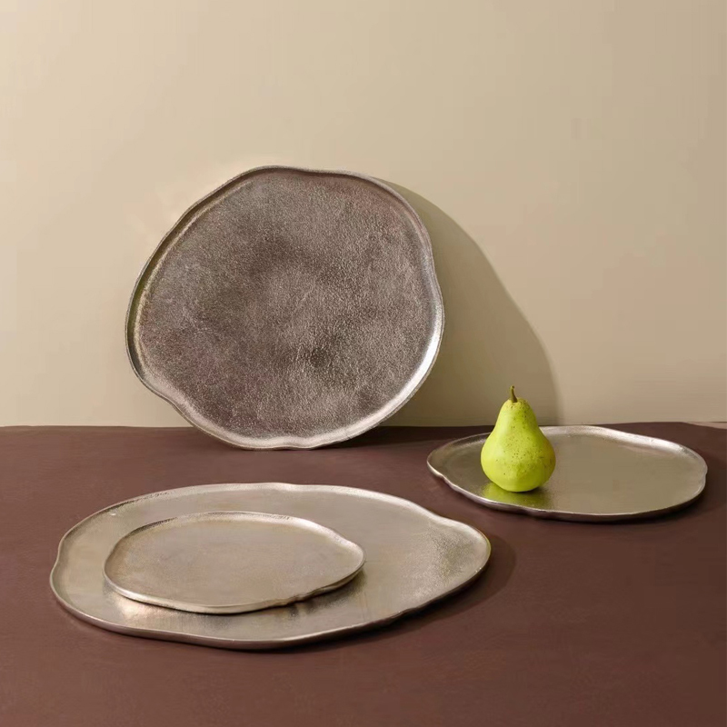 Italian-Style Light Luxury Silver Metal Aluminum Irregular Shallow Edge Fruit Plate Snack Nut Storage Tray Tea Tray Decoration