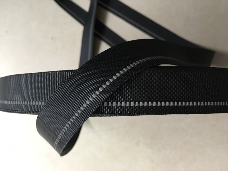 2.2cm Nylon Plain Dense Pattern Black Reflective Hemming with Pet Straps Luggage Accessories Backpack Webbing 2.2cm Nylon Plain Dense Pattern Black Reflective Hemming with Pet Straps Luggage Accessories Backpack Webbing