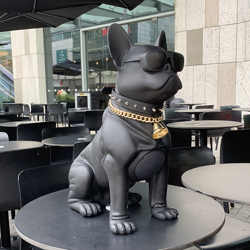Comics full body dog bulldog Bluetooth speaker with mobile phone computer stereo low sound gun living-room swing for a man's life