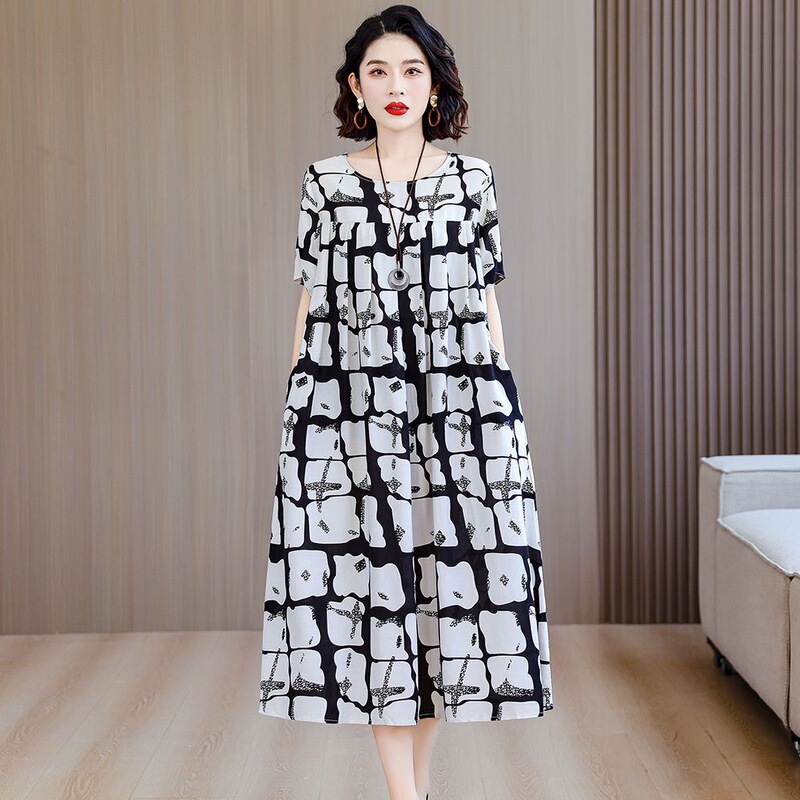 Summer Young Women's Cotton Silk Dress, Large Size, Loose-Fitting, Mom's Loungewear, Nightgown, Can Be Worn Outside, Elegant Dress