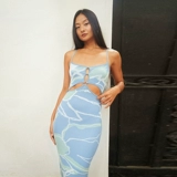 Тр ее горячая вода, голубая вода, вязаная струйка