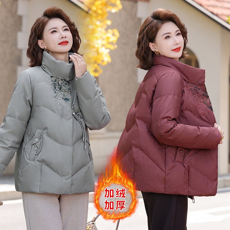 New Chinese-Style Embroidered Thickened Cotton-Padded Jacket for Mothers, Autumn and Winter, with Fleece Lining, Suitable for Middle-Aged and Elderly Women, Winter Clothing with Stand Collar New Chinese-Style Embroidered Thickened Cotton-Padded Jacket for Mothers, Autumn and Winter, with Fleece Lining, Suitable for Middle-Aged and Elderly Women, Winter Clothing with Stand Collar