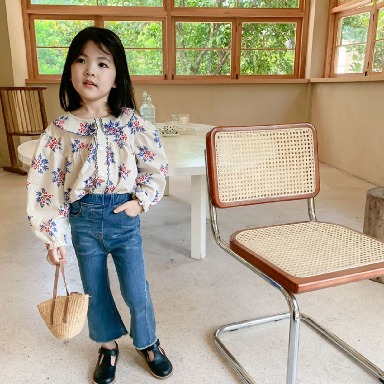 Girls' shirt spring and autumn 2022 new Korean version of the Western style little girl long-sleeved early autumn children's autumn top two-piece set