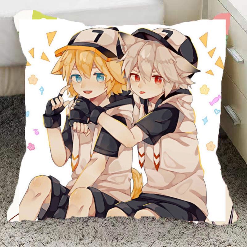 Rugged World Clasped Perimeter Custom Gold Gerere Lions GardeRossan obsessed with cartoon homemade cushions creativity