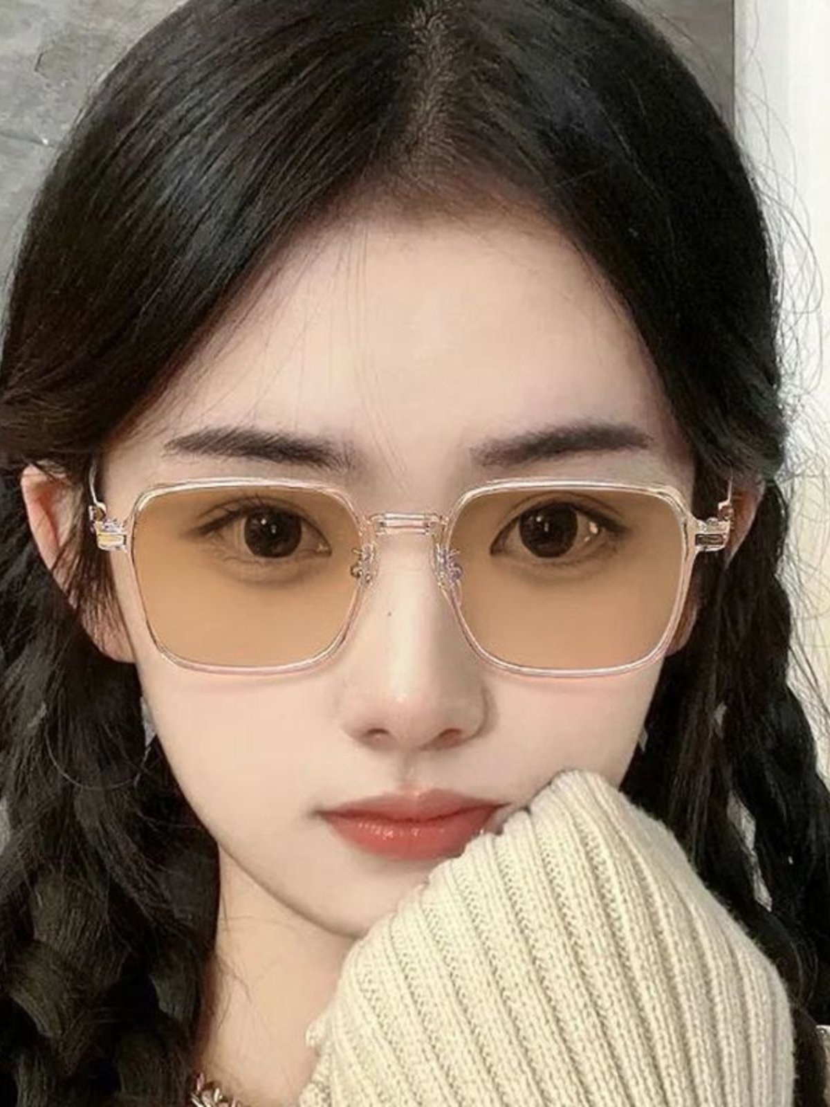 Color-Changing Myopia Glasses for Women, Ultra-Light, Trendy, Cool Tea-Colored Transparent Frame, High-Value, Large Frame, Slimming, Natural Look, Non-Prescription Glasses