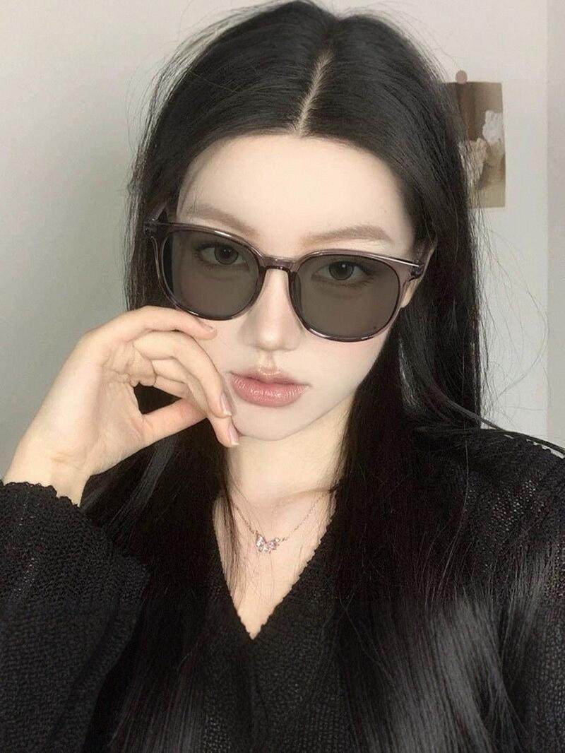Ultra-Light Photochromic Cold Tea-Colored Frame Women's Sunglasses Can Be Fitted with Prescription Lenses, Slimming, Anti-Blue Light, Eye-Protecting Sunglasses for Men