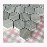 Серый маленький шестиугольный каменная мозаичная стена плитка плитка мраморная лайма деревянная зерно гексагональная ванная комната туалет бассейн