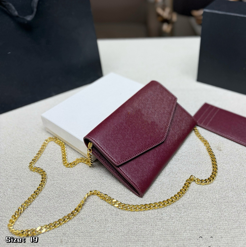 Large Forest-Themed Envelope Bag with Chain, Genuine Leather, Metal Logo, Small Square Bag, Versatile and Fashionable Shoulder Bag, Coin Purse