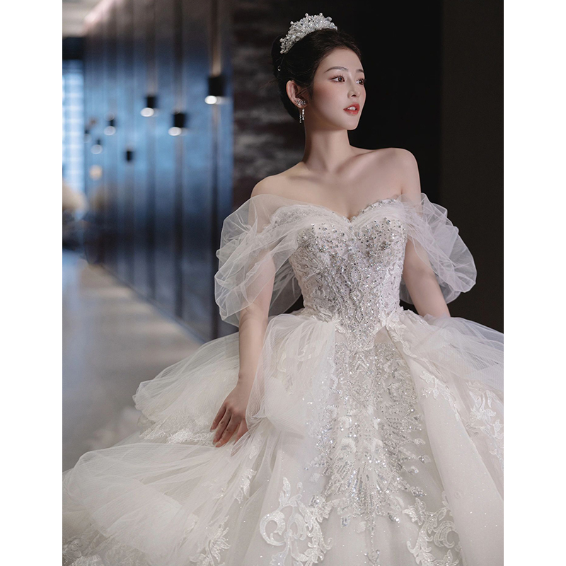 Façades white lined with shoulder wedding dress 2023 new brides extravaganza Extravagant Heavy Trailing princess Summer main yarn-Taobao