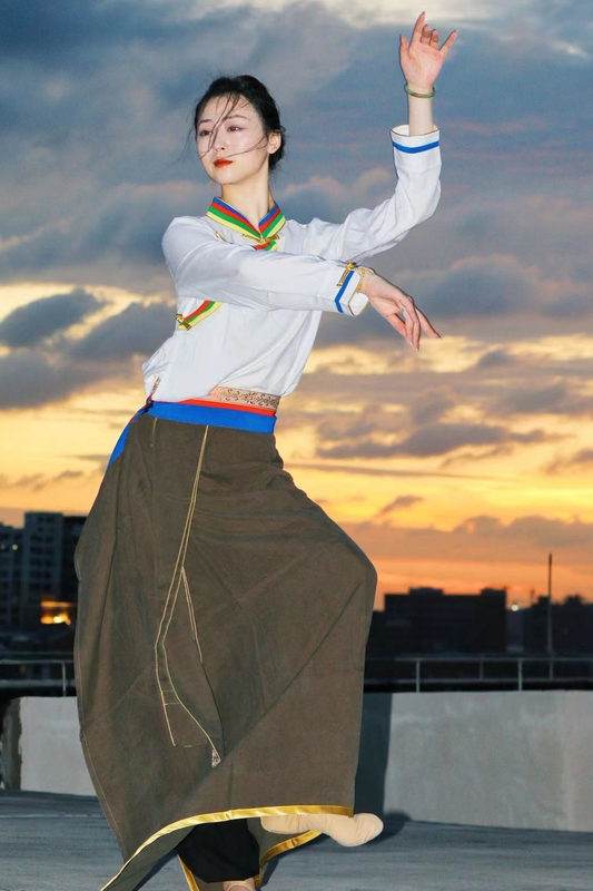 La Garsonne | Sitzlab Original Design Tibetan and Mongolian Dance Performance Exam Leggings Apron Set Costume La Garsonne | Sitzlab Original Design Tibetan and Mongolian Dance Performance Exam Leggings Apron Set Costume