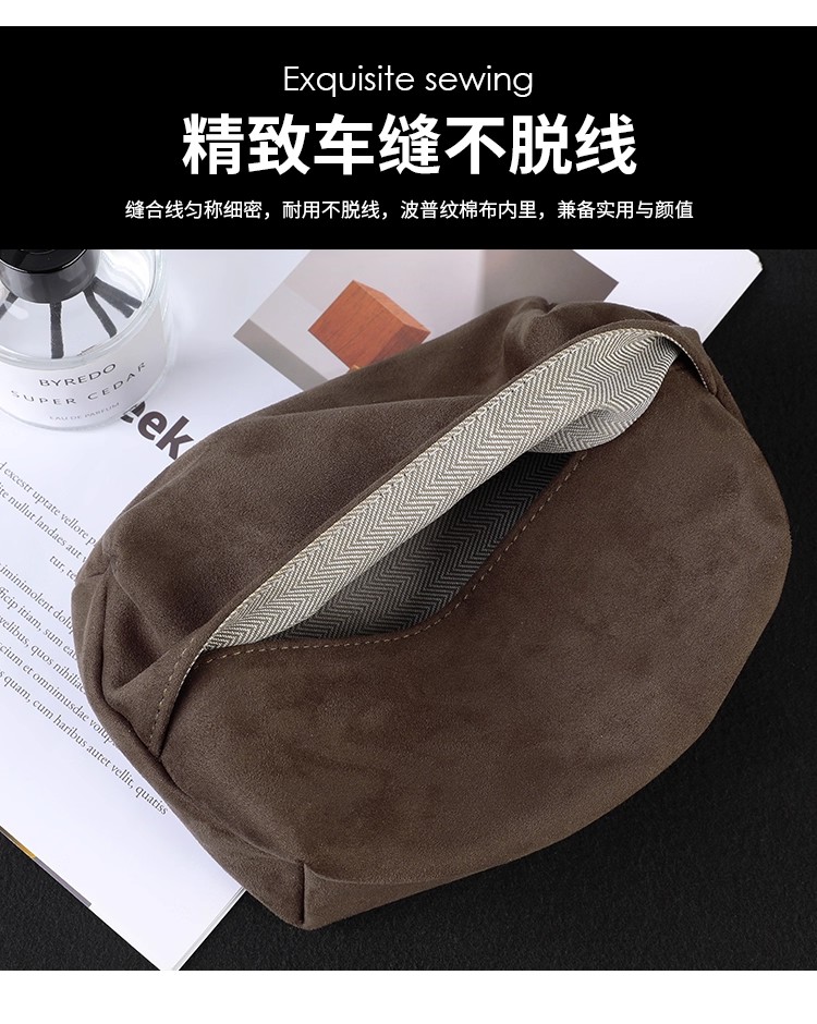 Car-Mounted Tissue Box with Magnetic Attachment for Car Ceiling, Hanging Style, High-End Leather, Simple and Creative Design