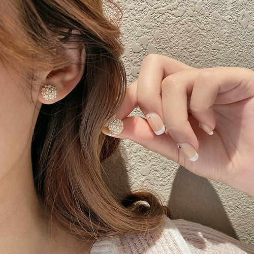 Изысканные серьги, изысканный стиль, легкий роскошный стиль, простой и элегантный дизайн