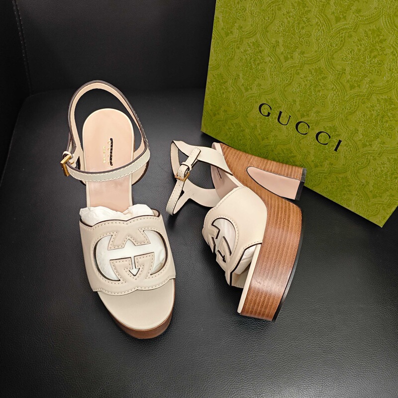 The Current Gucci White Double-G High-Heeled Sandals Have Minor Flaws and Are Non-Returnable, with Sf Express Delivery and Payment on Delivery