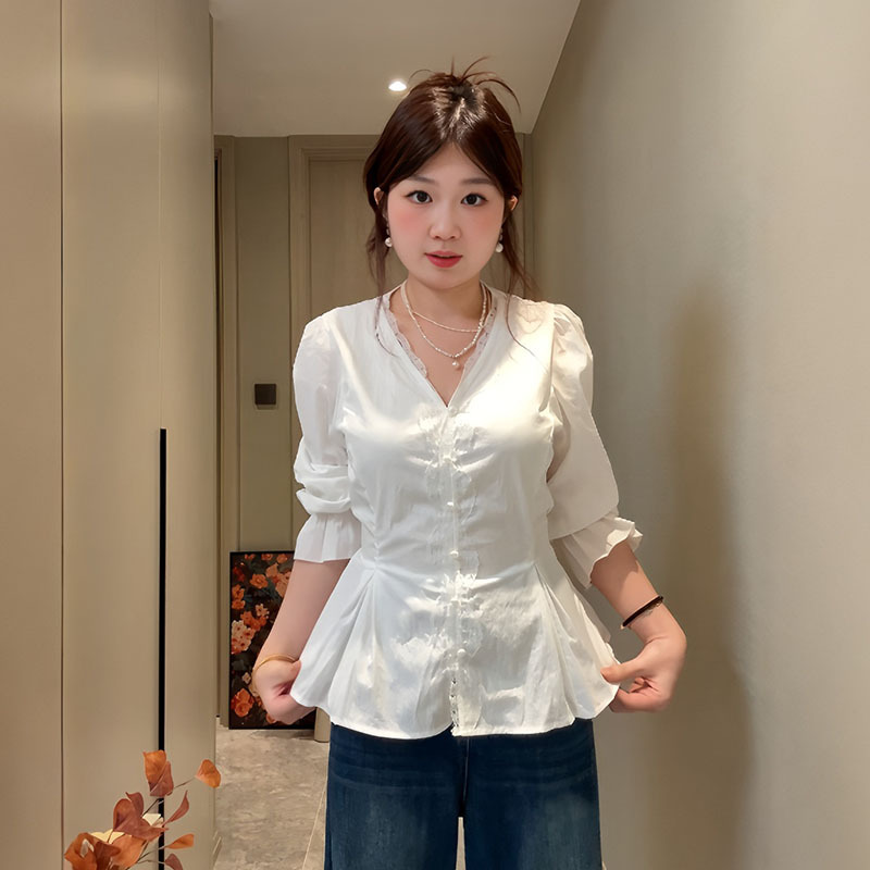 Plus-Size French-Style Lace Patchwork V-Neck Long-Sleeve Shirt for Women, Autumn, for Curvy Women, Waist-Cinching, Slimming, White Top