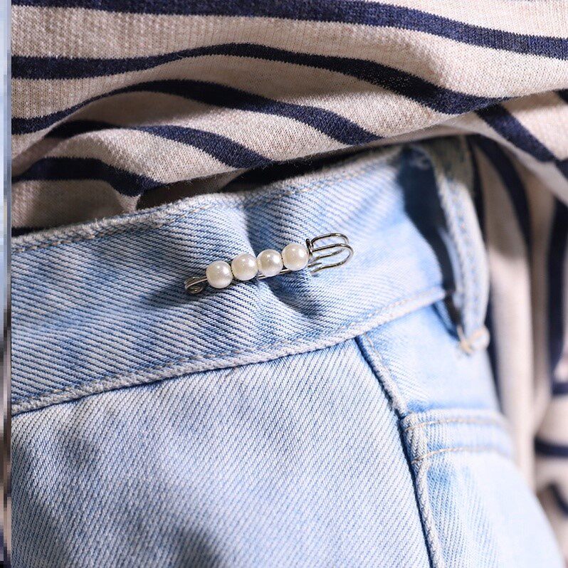 Jeans, waist clip, pants, chunky, adjustable skirt, skirt clip.