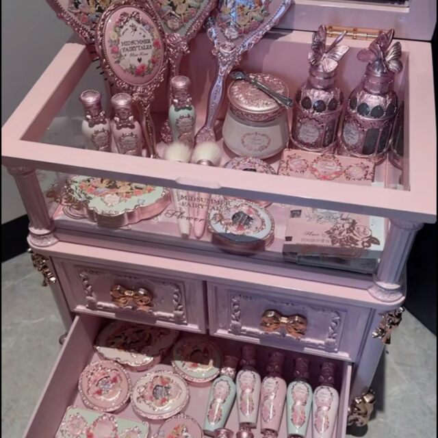 Flower Knows Midsummer Night All-In-One Gift Box Set Midsummer Dressing Cabinet Storage Box Can Be Used as a Bedside Table