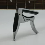 Гитара, металлическое укулеле с партитурой с аксессуарами