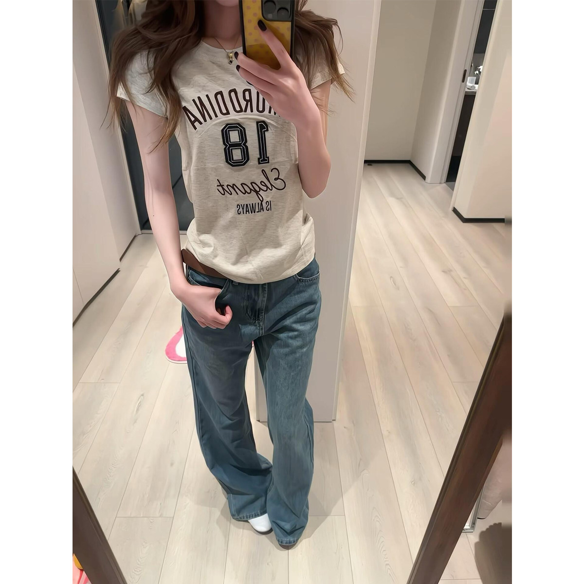 美式辣妹刺绣字母正肩短袖t恤女夏季韩系设计感修身显瘦运动上衣