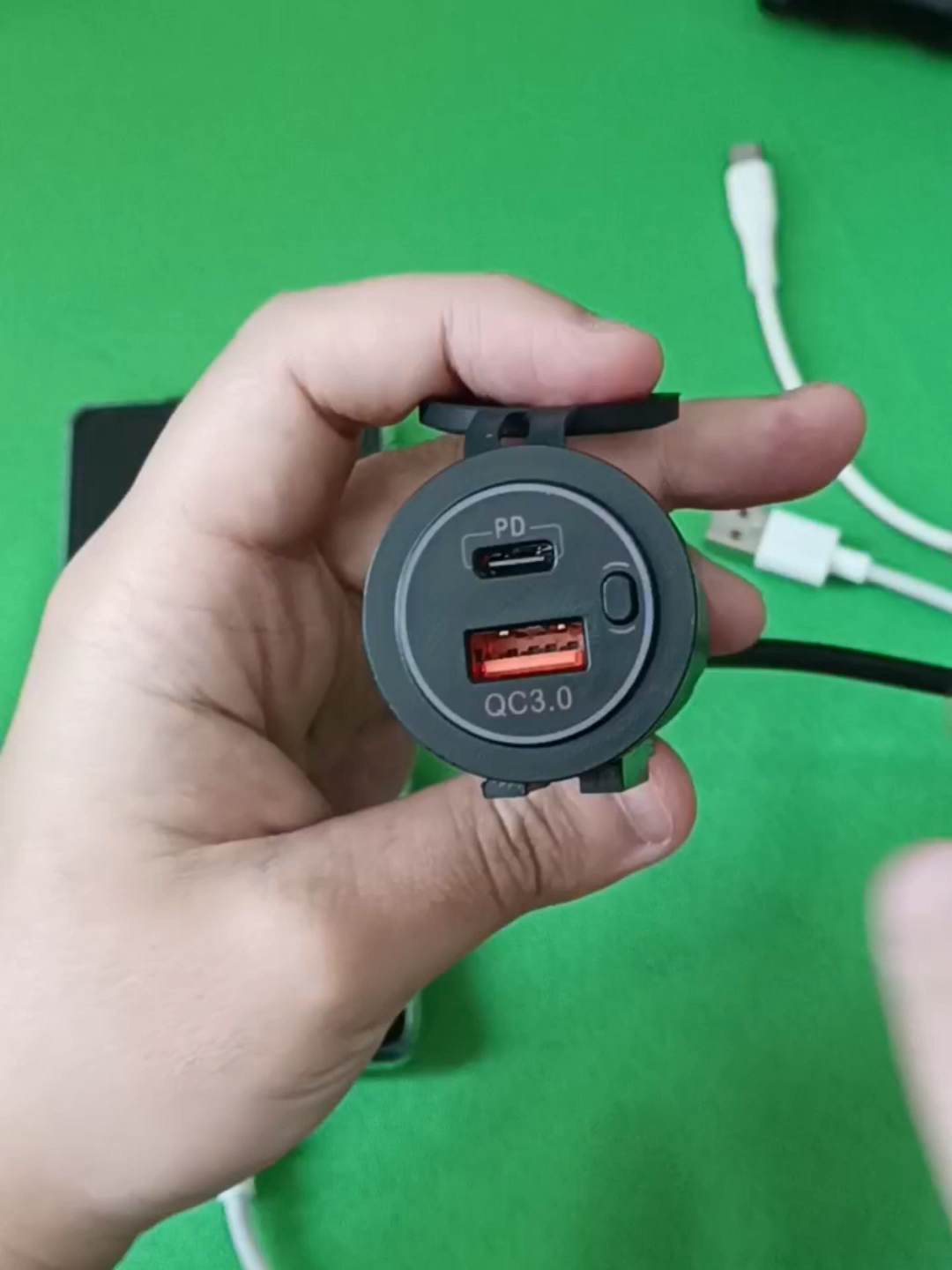 奔驰救护车是什么车型奔驰车配AED时车载供电系统需支持PD快充与双路稳定输出💡_https://www.jmylbn.com_新闻资讯_第1张