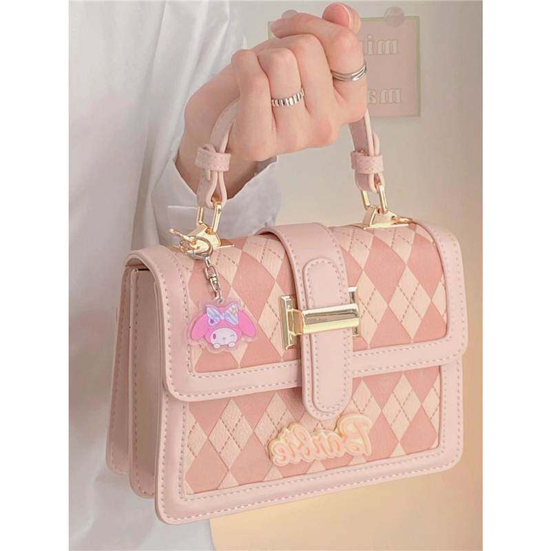 Bag girl's birthday present practical small pink woman 2022 new tide high - quality texture hands bag diangg