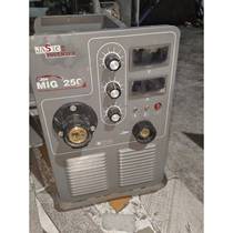 Jasic M丨G250 secondary protection welding machine. The condition is as shown in the picture. Interested in chatting privately. About 50 kilograms. No negotiation.