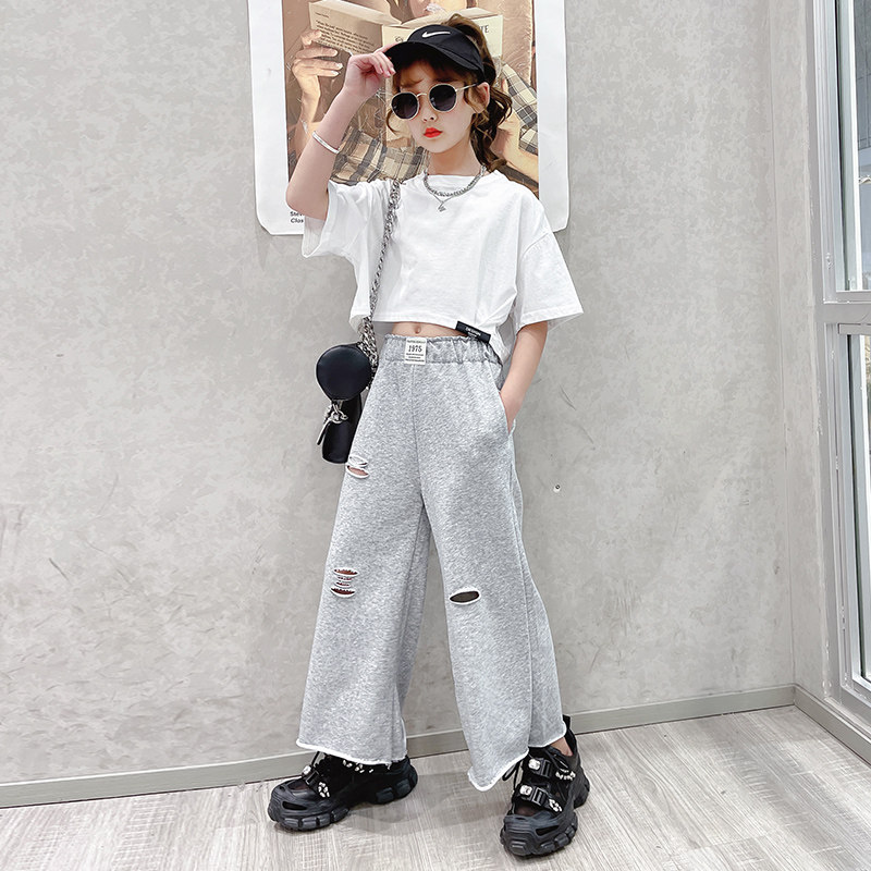 Girl suit 2022 new Summer Yanist Sport CUHK Wide-legged Pants Children Little Girl two sets of children's clothes
