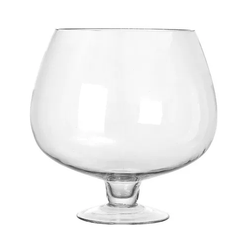 Живые шутки и реквизиты и атмосферные выступления в живой вещательной комнате, чтобы сделать людей смешными и романами Big Beer Super и The Laign Tall