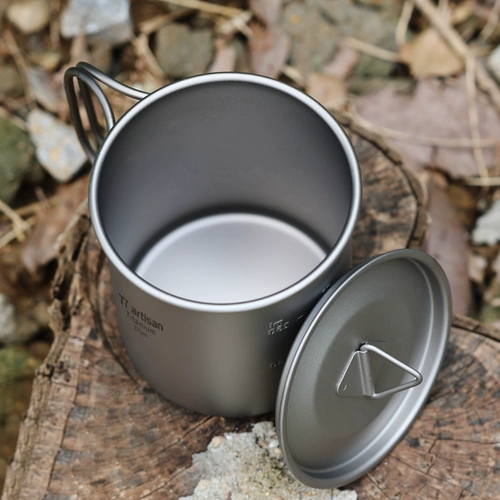 Tiartisan Накрытие на открытом воздухе наклонная ручка с наклонной кубкой с кофейной чашкой портативной здоровья титановой чашка