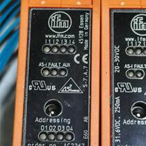 Ifm AC2267 is in good condition as shown in the picture and functions normally. If you like it please discuss it in detail and negotiate the price.