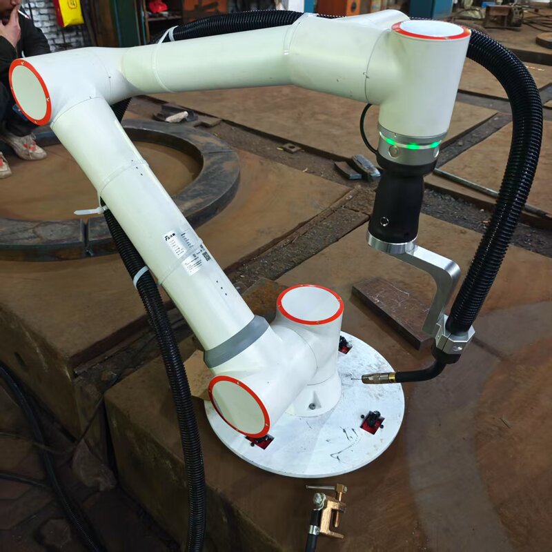 Welding Robots Can Be Programmed to Drag and Drop, Collaborative Robots, Six-Axis Robots, Fair in Stock for Sale