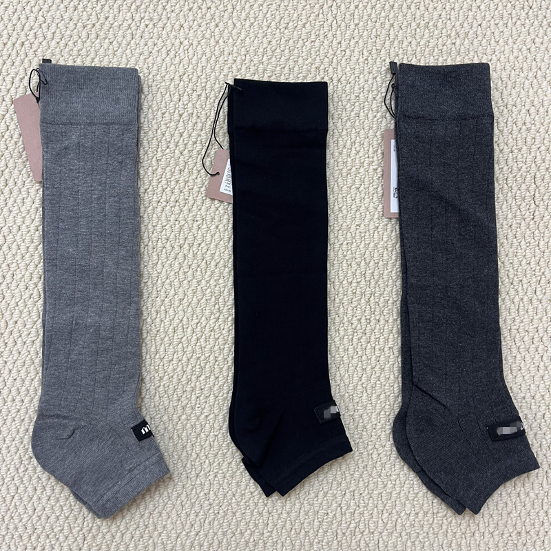 New mm Brand Runway Style Spring/Summer High Tube Socks with Heel, Fabric Label Embroidery Logo, Minimalist Style, Fashionable and Versatile