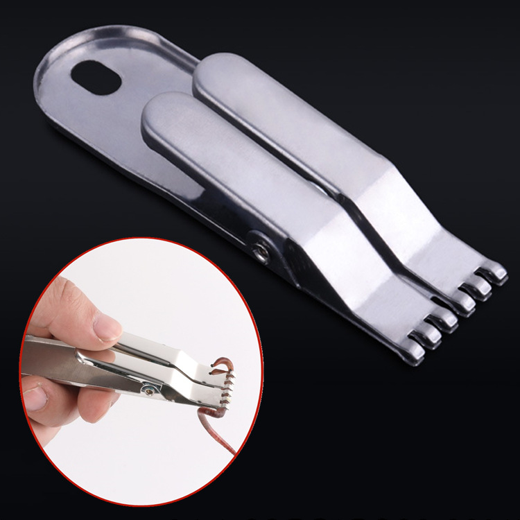 Earthworm clip red worm hook device live maggot fast bait device small accessories traditional fishing fishing clip supplies
