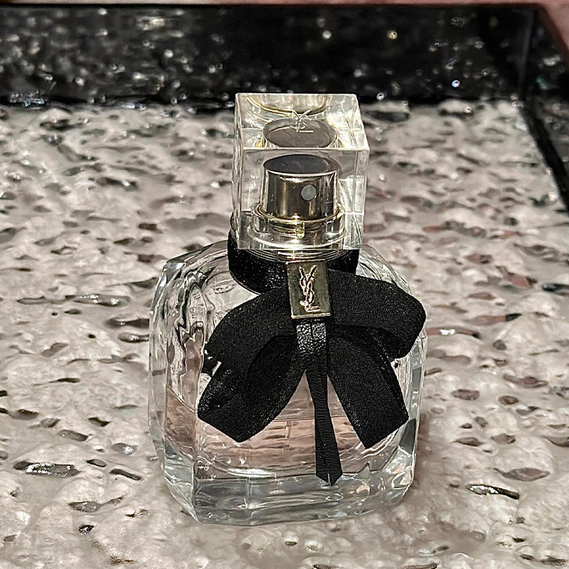 YSL反转巴黎香水送女友会被夸爆？3个用香心机让你赢很大！_香水_淘宝美妆网