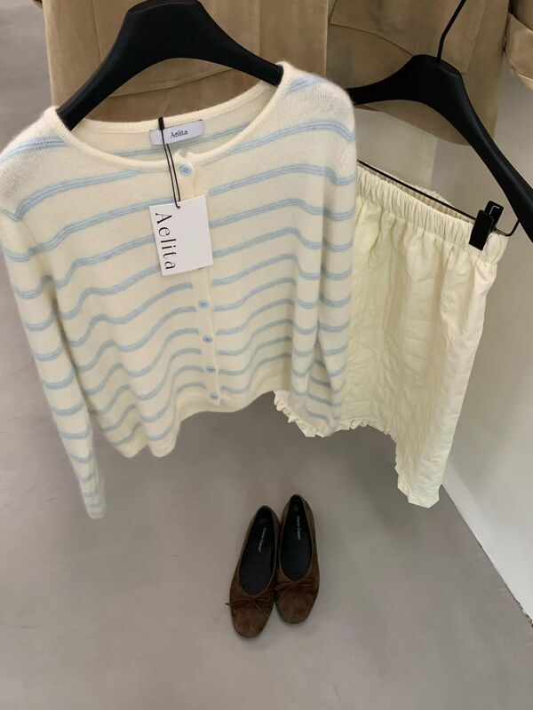Aelita's Simple yet Stunning Autumn Korean-Style Wool Fine-Striped Soft and Youthful Versatile Sweater Aelita's Simple yet Stunning Autumn Korean-Style Wool Fine-Striped Soft and Youthful Versatile Sweater