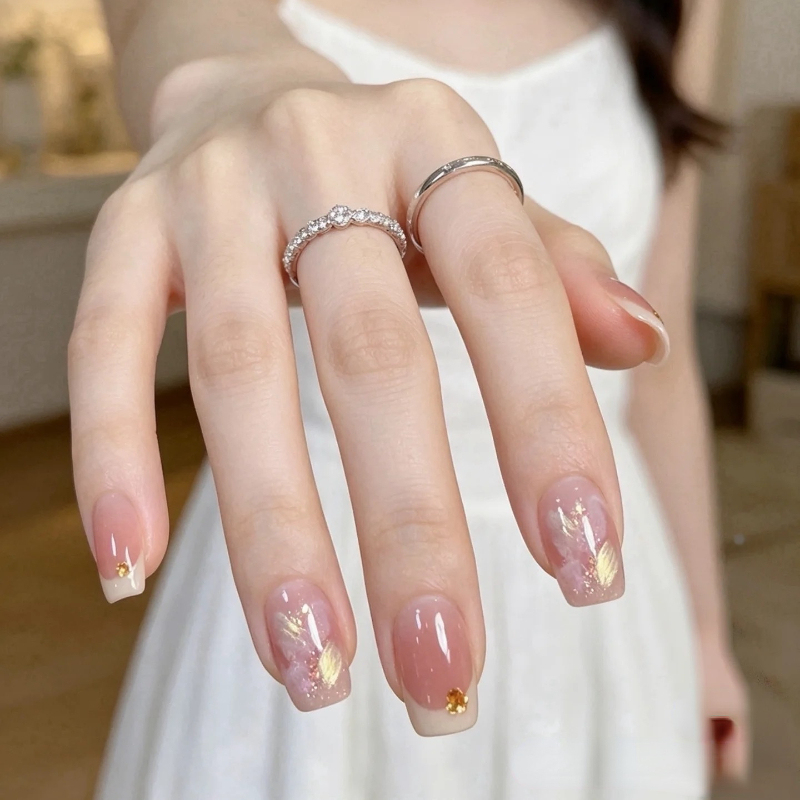 2026 New French Style Nail Stickers ins Graffiti Gradient Fake Nails Whitening High-End Wearable Nails Short Style