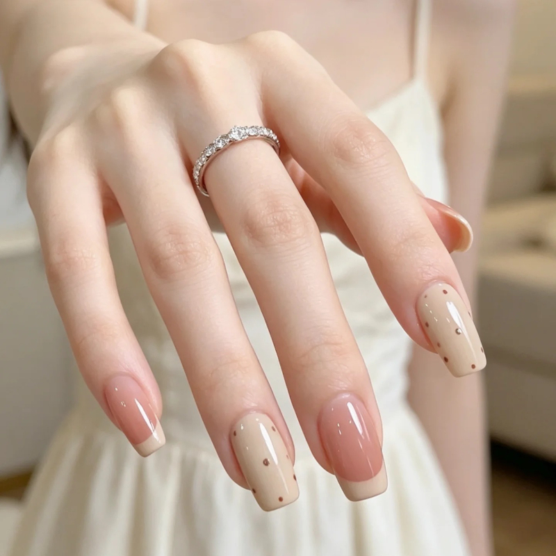 Handmade Wearable Nail Products 2026 New Style Ice-Transparent French Polka Dot Fake Nails, Brightening Complexion, Gentle Temperament, Short Manicure