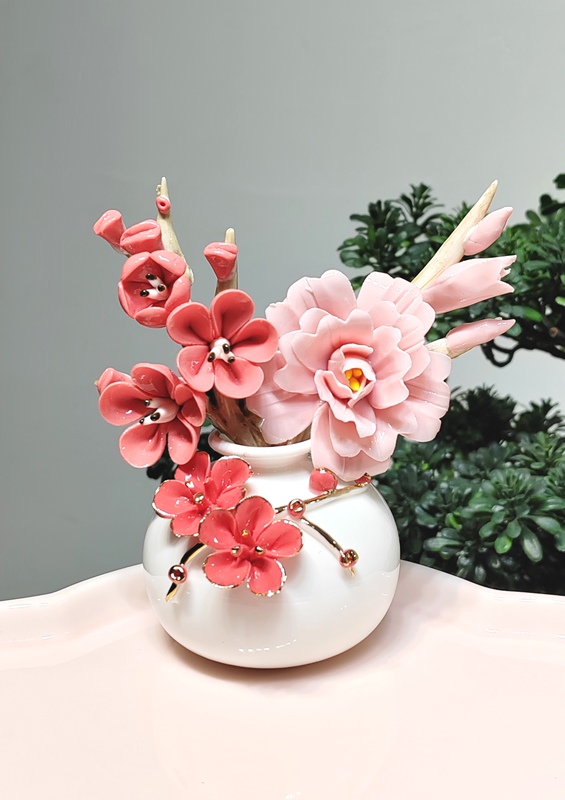 Ceramic Hand-Painted Mini Plum Blossom Vase with Ceramic Flower Branches, Tabletop Decoration, Small Vase