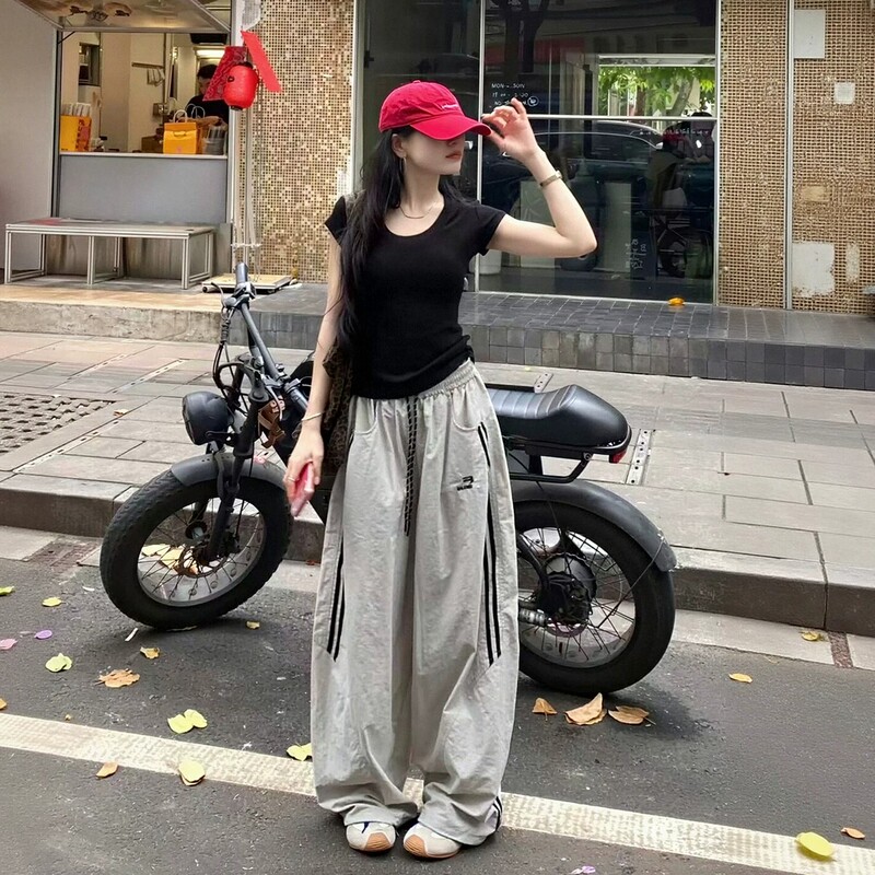 Summer 2026 Super Trendy Outfit: a Complete Set of Black Regular Shoulder Short-Sleeve T-Shirt and American-Style Striped Wide-Leg Pants Two-Piece Set for Women
