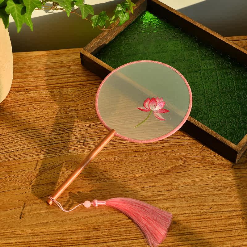 Small group fan double-sided embroidery cute fan Su embroidery ancient style Hanfu Chinese style retro cheongsam children's dance catwalk