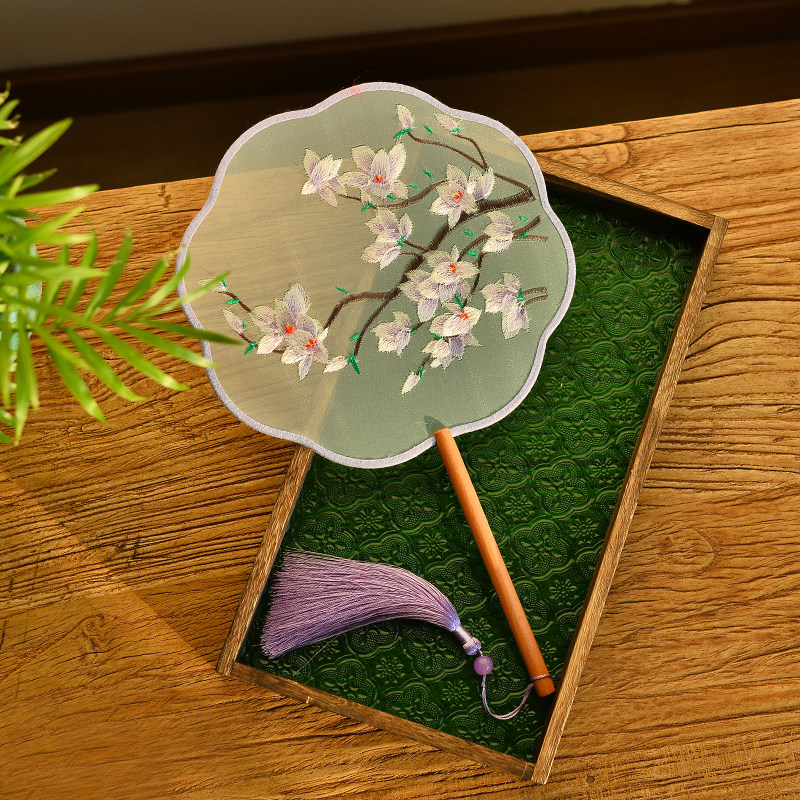 Chinese style embroidery group fan eight-petal magnolia ancient fan fan retro classical round fan Hanfu cheongsam with dance catwalk