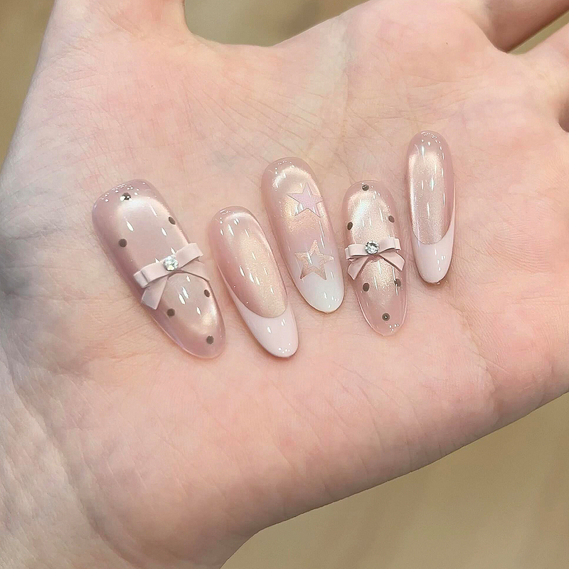 Sweet and Gentle Style for Dating, Handmade Nail Art with Pink and Gold Glass Beads, Cat-Eye Effect, Bowknot, Polka Dots, Fake Nail Tips