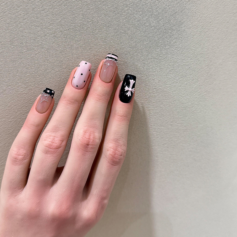 Summer Simple and Elegant Pink and Black Versatile Nail Art with Polka Dots, Handmade Nails with a High-End Feel
