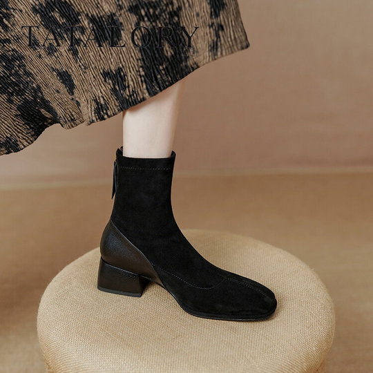TATALORY handgenähte Wildleder-Stiefel mit dickem Absatz und schmalem Absatz für Damen mit kurzem Schlauch sowie modischen, gefrosteten Kurzstiefeln aus Samt mit mittlerem Absatz für Damen