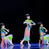 Белый чай чай, исполняющий детские рыбалки, танцевальная одежда Yuyang Классическая детективная детектив Цинсхуи, ароматные прудеры -табуреты